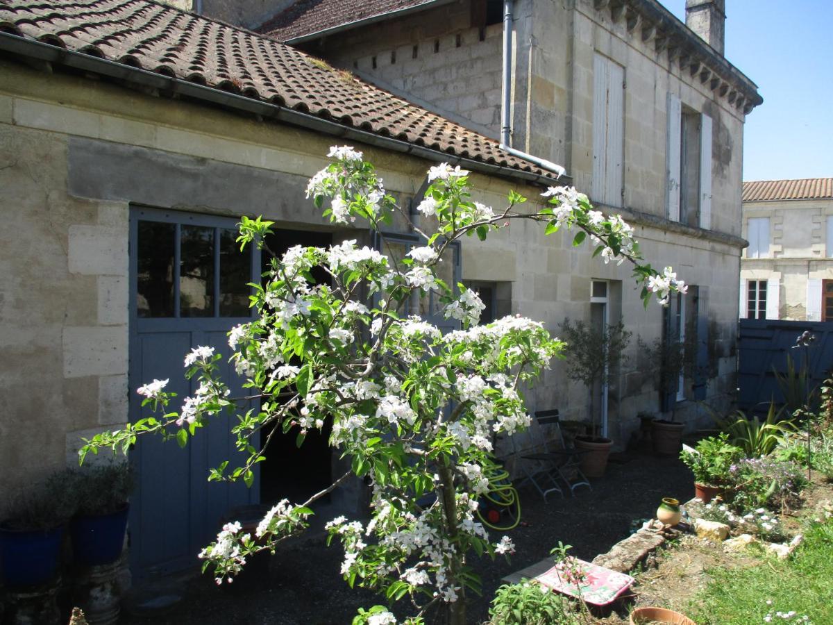 Maison Jeanne D'Arc Saint-Genis-de-Saintonge Esterno foto