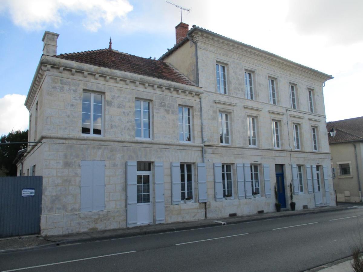 Maison Jeanne D'Arc Saint-Genis-de-Saintonge Esterno foto